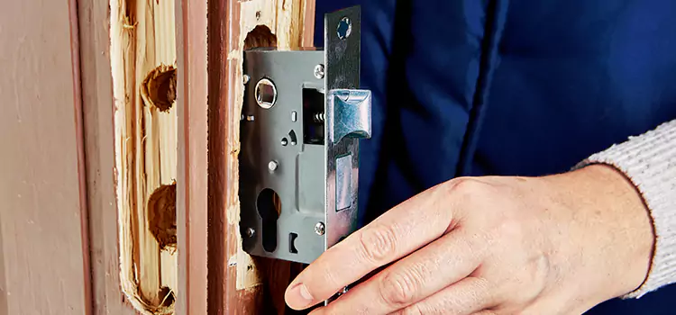 Garage Door Lock Replacement Santa Fe